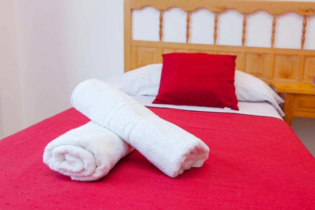 Apartamentos Puet San Antonio  Bilik gambar